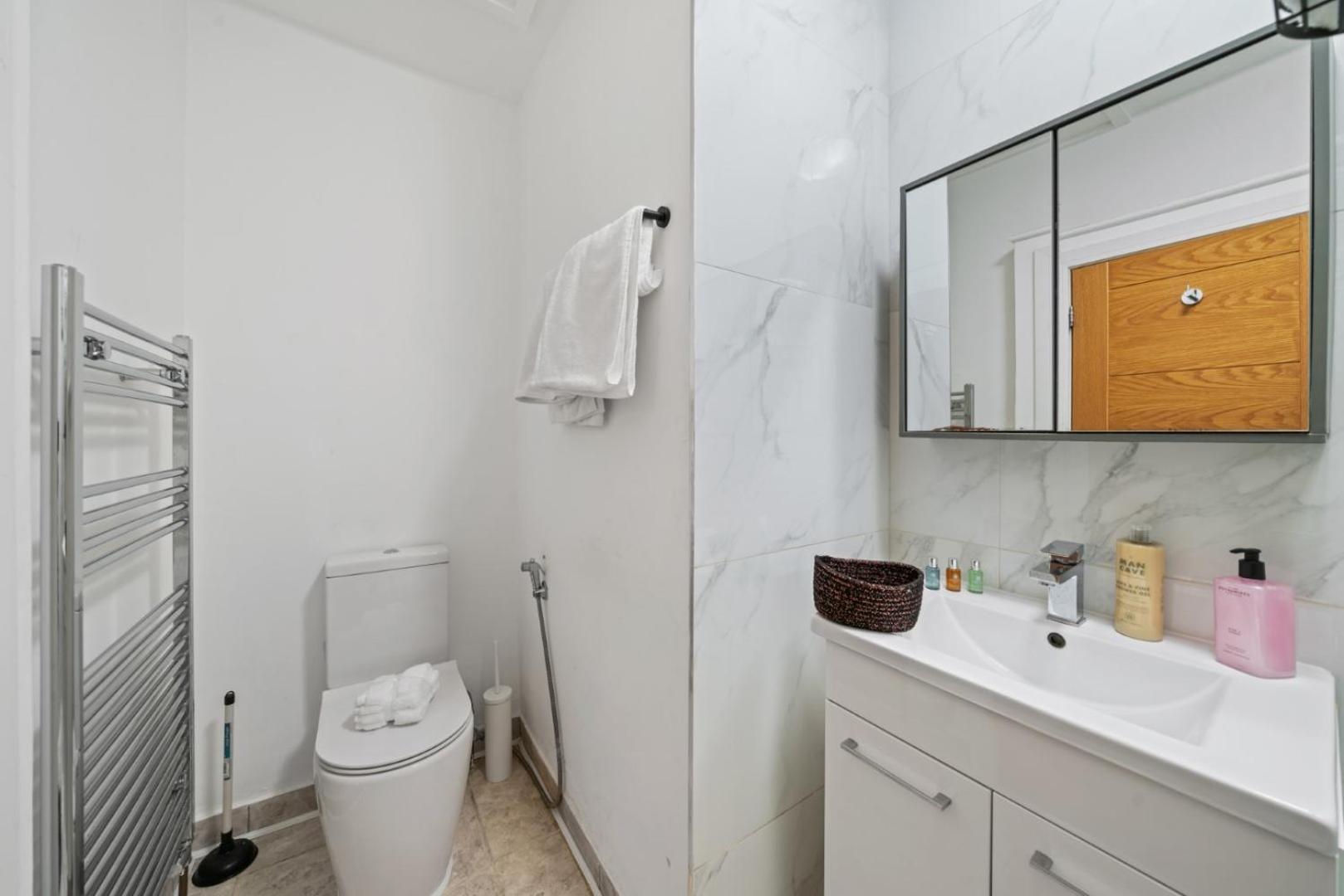 Spacious Studio Apartment On Oxford Street 9Gc Лондон Екстериор снимка