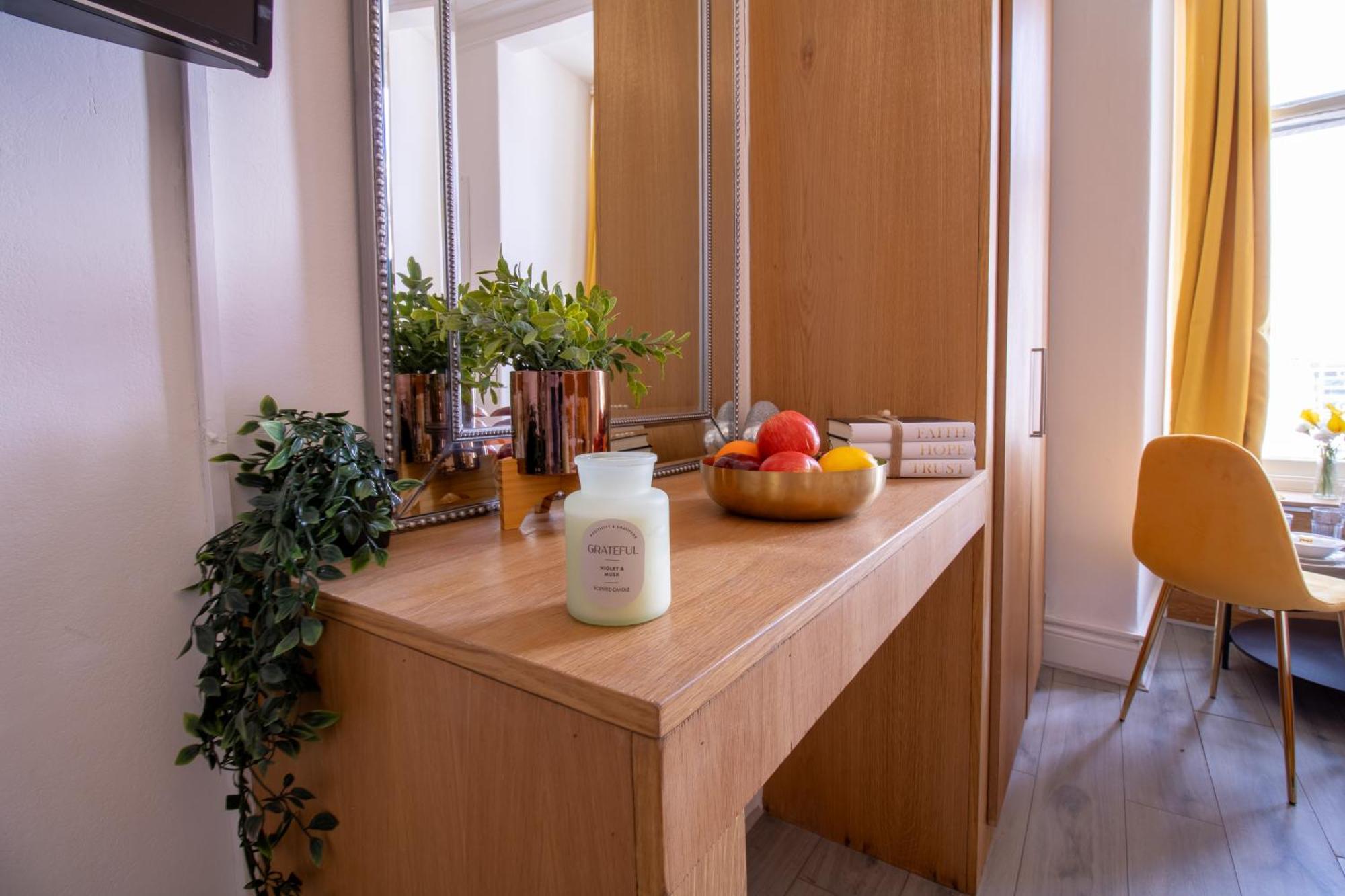 Spacious Studio Apartment On Oxford Street 9Gc Лондон Екстериор снимка
