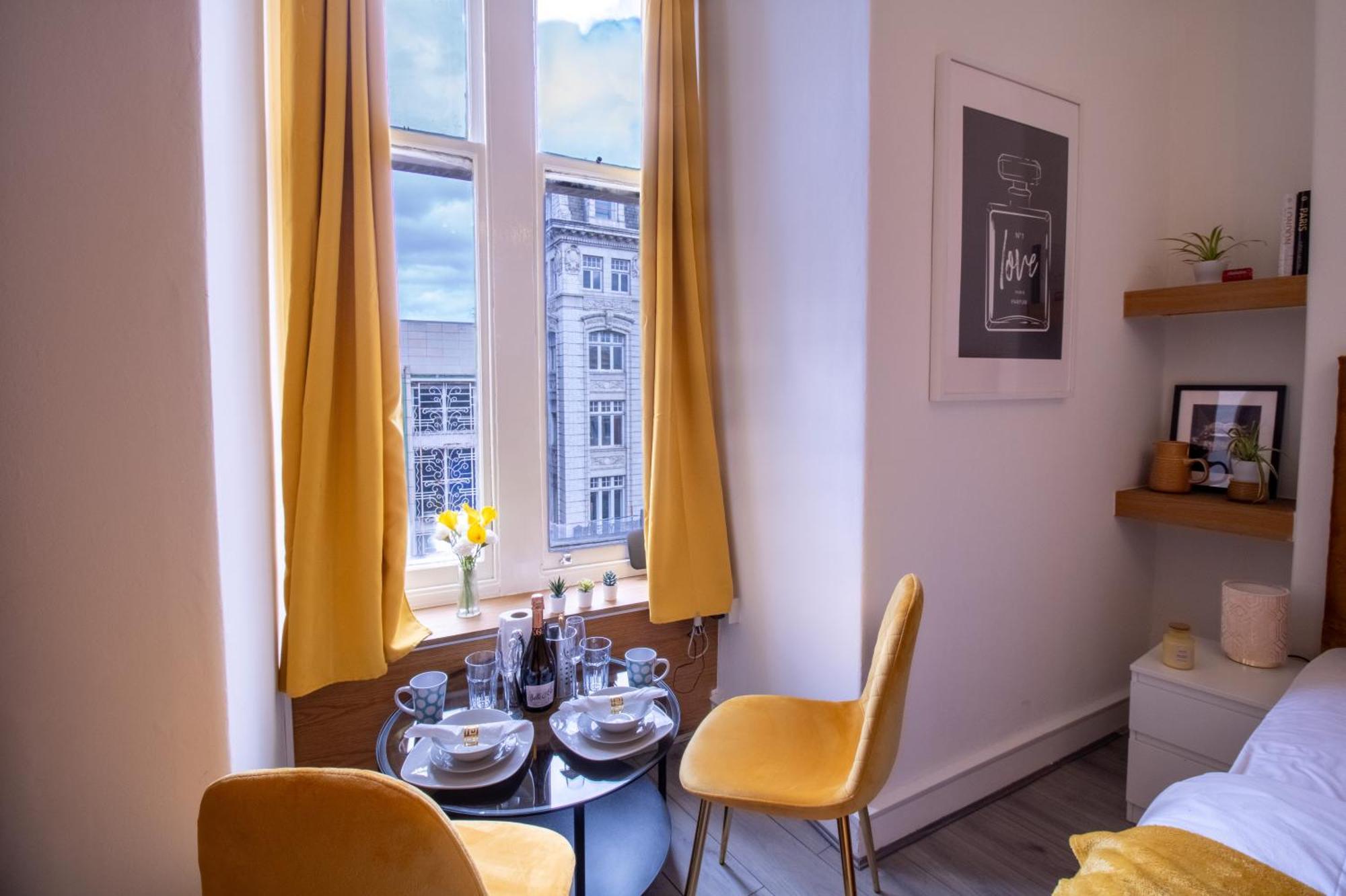 Spacious Studio Apartment On Oxford Street 9Gc Лондон Екстериор снимка